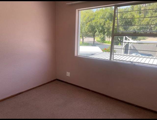 3 BEDROOM TOWNHOUSE FOR SALE IN MARAIS STEYN PARK
